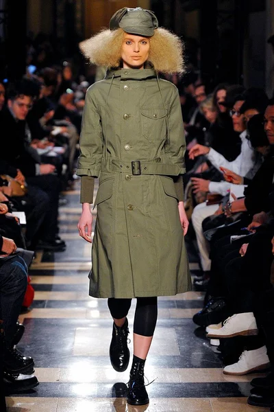 Look 15